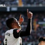 Arsenal znak vysoko oceňovaného obrancu Cristthian Mosquera z Valencie