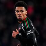Uvádza sa, že Arsenal je v konečných fázach rokovaní o novej zmluve s Ethanom Nwaneri.