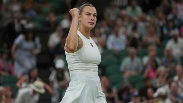 Aryna Sabalenka zasiahla míľniku Sereny Williams po porazení Wimbledonu v Emme Radacanu

