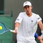 Aussie Rinky Hijikata žila ďalší deň v boji vo Wimbledone po troch zápasoch - predtým, ako jeho druhé kolo zápasu nasledoval frašky proti americkej hviezde Ben Ben