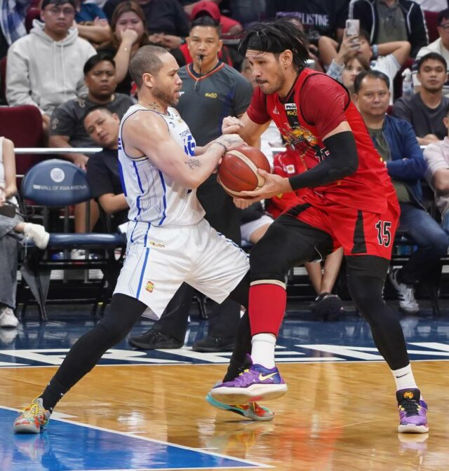 Koniec Philippina Cupu 4 San Miguel-Tnt_pog Erram, Brandon Ganuelas-Ser, Rodney Brondial