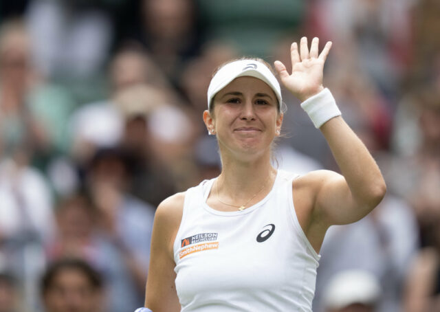 Belinda Bencicova správa s dvoma slovami pre Wimbledon s manželom Martinom Hromkovicom a dieťaťom

