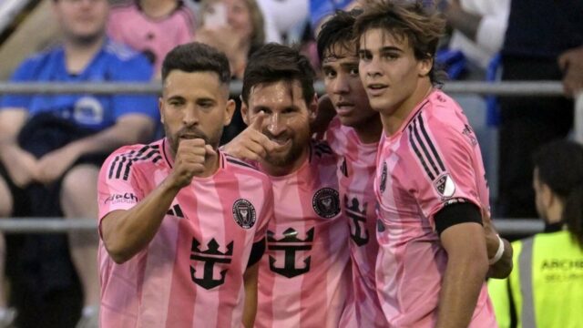Bracket Lionel Messi pomáha Inter Miami Rout Cf Montreal

