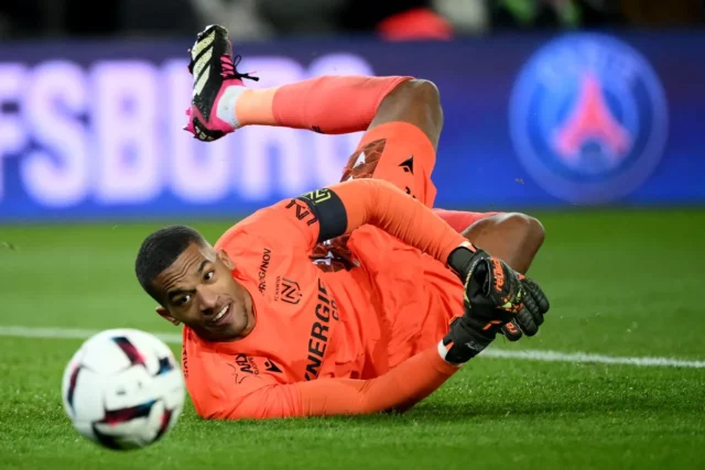 Brankár Nantes Alban Lafont bude požičaný Panathinaikos

