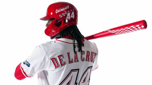 Braves, Reds Uniformy odhalené pre MLB Speedway Classic


