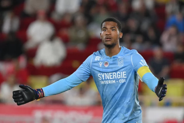 Brest a Panathinaikos vyšetrujú Nantes 'Alban Lafont

