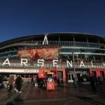 Briser le record du transfert mondial d'Arsenal Smash dans Swoop pour l'avant de Liverpool