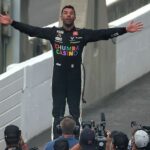 Bubba Wallace berie Brickyard 400; 1. Čierny vodič vyhrá Indy