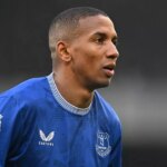 Bývalá hviezda UTD Ashley Young ponúkla návrat do Boyod Club uprostred rozhodnutia o dôchodku
