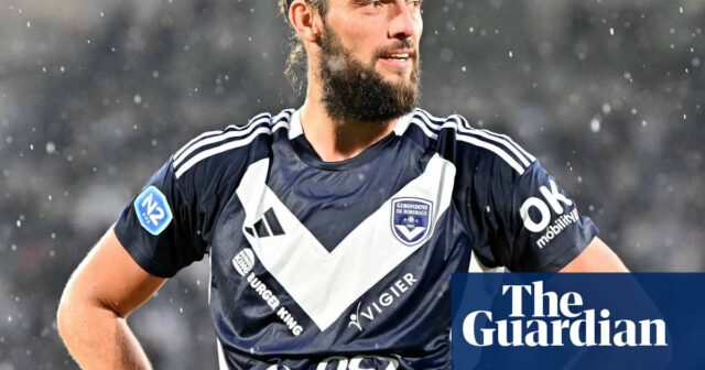 Bývalý anglický útočník Andy Carroll Signs sú Dagenham a Redbridge | Andy Carroll

