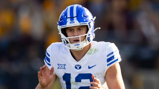 Bývalý quarterback BYU Jake Retzlaff prenáša do Tulane ako prechádzka

