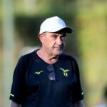 Maurizio Sarri bol vyobrazený na tréningovej dráhe Lazios až v utorok