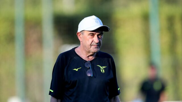 Maurizio Sarri bol vyobrazený na tréningovej dráhe Lazios až v utorok