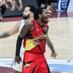 CJ Pérez de San Miguel Bemen počas zápasu 6 filipínskeho pohára PBA proti TNT Tropang 5G