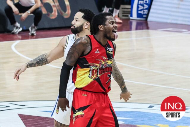CJ Pérez de San Miguel Bemen počas zápasu 6 filipínskeho pohára PBA proti TNT Tropang 5G