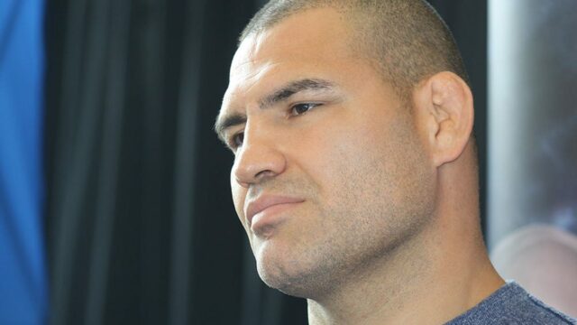 Cain Velasquez -Obnovenie, pretože právnici diskutujú o sume dlžnej obetiam


