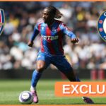 Eberechi Eze de Crystal Palace tlieskajúci fanúšikovia