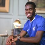 Chelsea dokončila svoj podpis hráča krídla z Borussia Dortmund.