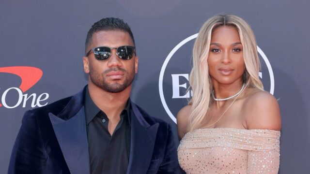 Ciara a deti podporujú Russell Wilson v debute výcvikového tábora Giants

