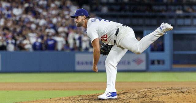 Clayton Kershaw, spoluhráči z Dogeru uviazli v žiare 3 000 duchov

