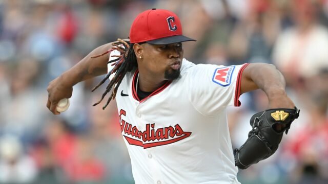 Cleveland džbán poškriabanej čiary, zatiaľ čo MLB začína výskum

