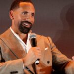 Čo Rio Ferdinand z Bryan Mbumo počul za scénami, bude inšpirovaný fanúšikmi United