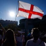 Čo potrebujete vedieť o Flying England Flags na vozidlách a domoch pred finále Euro 2025