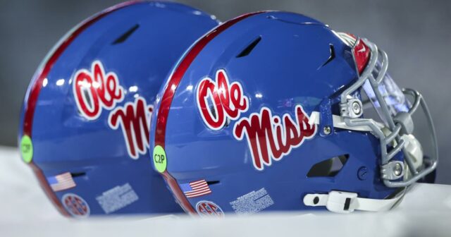 Corey Adams Deart: Freshman Mississippi zomrie pri streľbe 18

