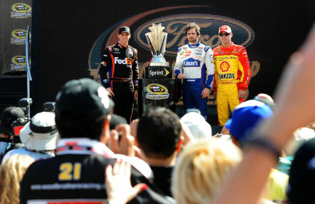 Denny Hamlin (L) a Kevin Harvick pred Subway Fresh Fit 500 z roku 2008. Zdroj: Imagn