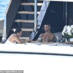 Cristiano Ronaldo bol spozorovaný na love po strate pohrebu Diogo Jota.