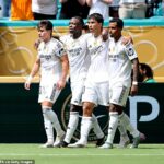 Hviezda Real Madrid Rodrygo (vpravo) tento rok v lete spojená s Arsenal aj Al-Nasss
