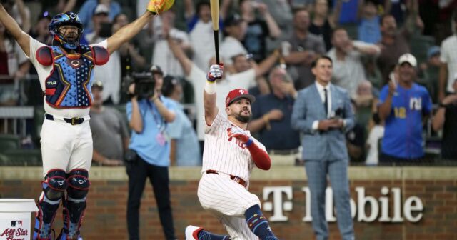 "Dajte 'W' na meno Dino." NL vyhrá All-Star Game Swing-off s pomocou Dino Ebel

