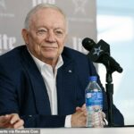 Fanúšikovia Dallas Cowboys prekonali majiteľa tímu Jerry Jonesa nad darom tímu 500 000 dolárov