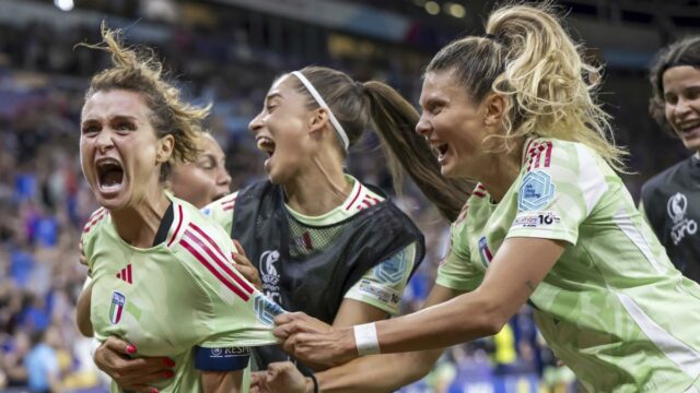 Dámske Euro 2025: Girelli Brace vystrelí Taliansko okolo Nórska a v semifinále

