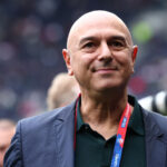 Daniel Levy oproti boju za hviezdu Tottenham, zatiaľ čo Pl -Rival ho núti vyzerať blázon