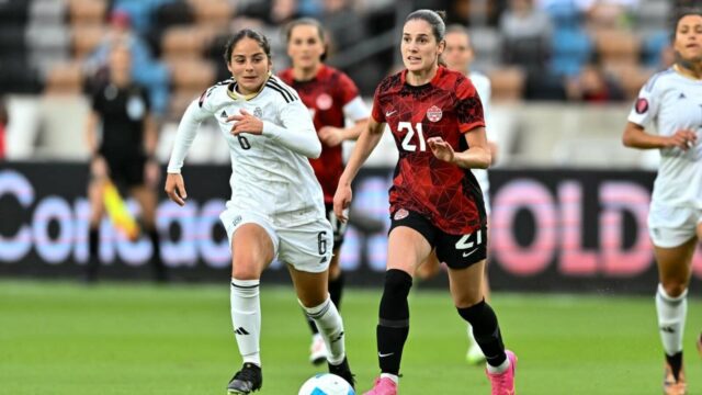 Dash znamenie F Clarissa Larisey by Crystal Palace FC


