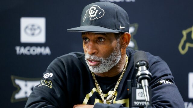 Deion Sanders odhaľuje diagnózu rakoviny močového mechúra

