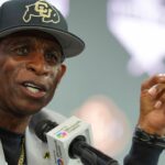 Deion Sanders tvrdí, že futbal na vysokej škole musí obmedziť plat