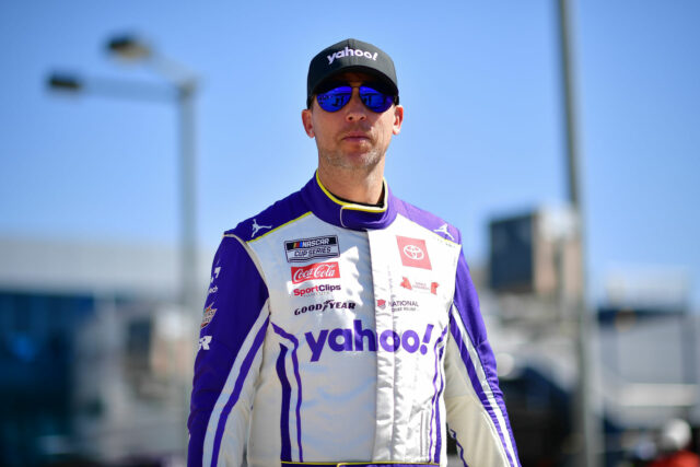 Rozhovor po pretekoch Denny Hamlin s Indianapolis Motor Speedway (cez scénu YouTube/Cup