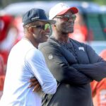 Dion Sanders navštevuje syna vo výcvikovom tábore Bucs
