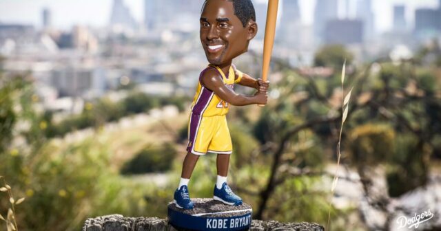 Dodgers odhaľuje, že Kobi Bryant Bobil, ktorý bol distribuovaný 8. augusta

