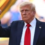Donald Trump dit que Chelsea ne pourra pas garder le trophée de la Coupe du Monde du monde de la FIFA après des discussions avec le chef de la FIFA