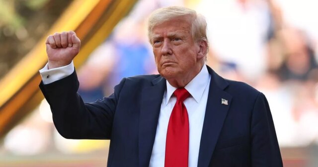 Donald Trump dit que Chelsea ne pourra pas garder le trophée de la Coupe du Monde du monde de la FIFA après des discussions avec le chef de la FIFA
