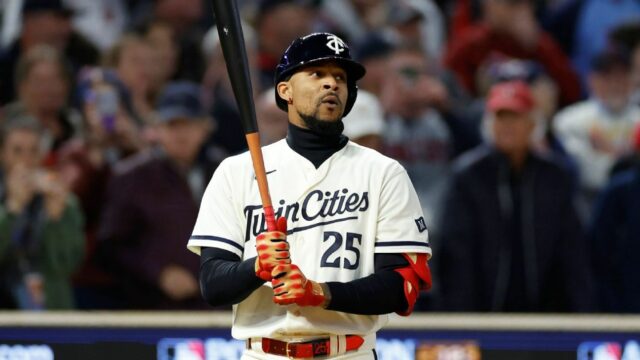 Dvojčatá umiestnia outfielder Byron Buxton (rebrované klietky) na 10-dňový IL

