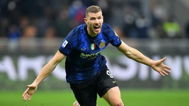 Dzeko, 39 rokov, sa vracia do Serie A s Fiorentinou

