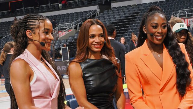 ESPN-Gasther Elle Duncan robí hrubý vtip počas vysielania WNBA All-Star Game Broadcast


