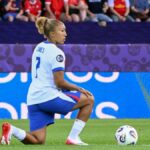 EURO 2025: Anglicko, aby nekľačalo v Taliansku semifinále o rasistickom zneužívaní