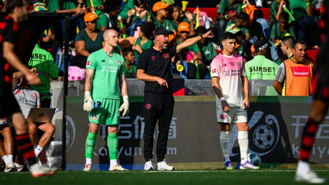 Desať Hag a jeho strana boli v rozpakoch o mládežnícky tím v Brazílii