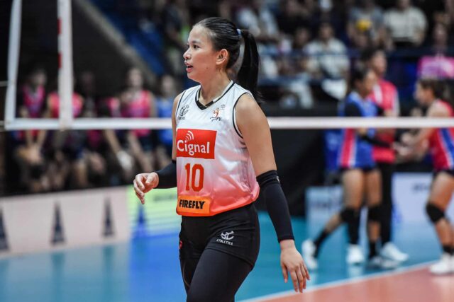 Erin Pangilinan z Cignal HD Spikers počas PVL pri prehliadke Creamline Cool Smasters.