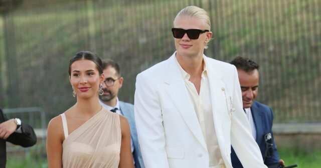 Erling Haaland arrive à Rome aux côtés de petite amie après avoir marqué 2 millions de livres sterling
